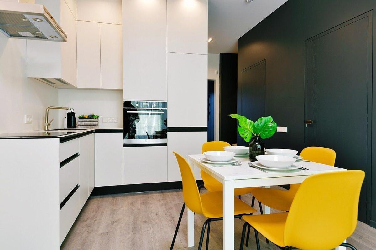 New Apartment In Good Location With Terrace Kaunas Eksteriør billede